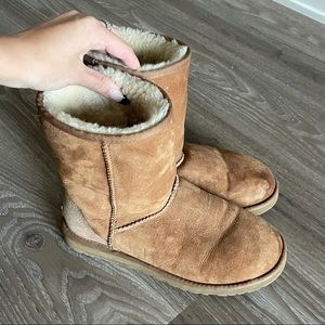 Tan Ugg’s